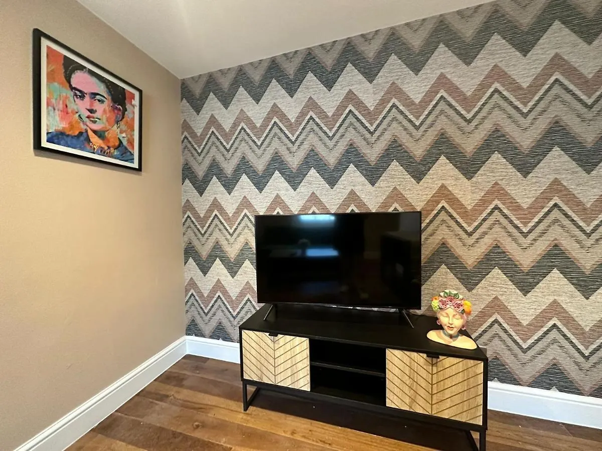 Funky 1 Bedroom Apartment Next To The Sea Brighton United Kingdom