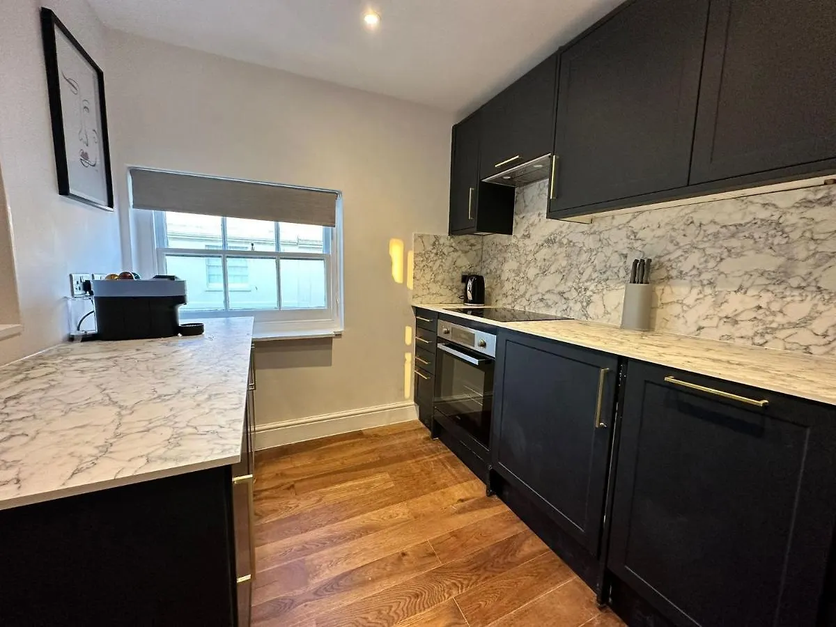 Funky 1 Bedroom Apartment Next To The Sea Hove Großbritannien