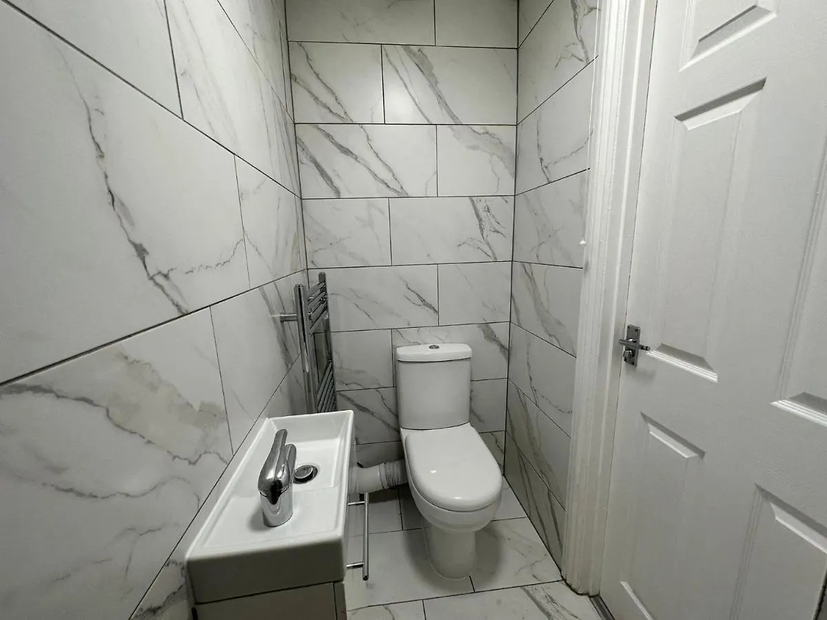 Funky 1 Bedroom Apartment Next To The Sea Hove 0*,  Großbritannien